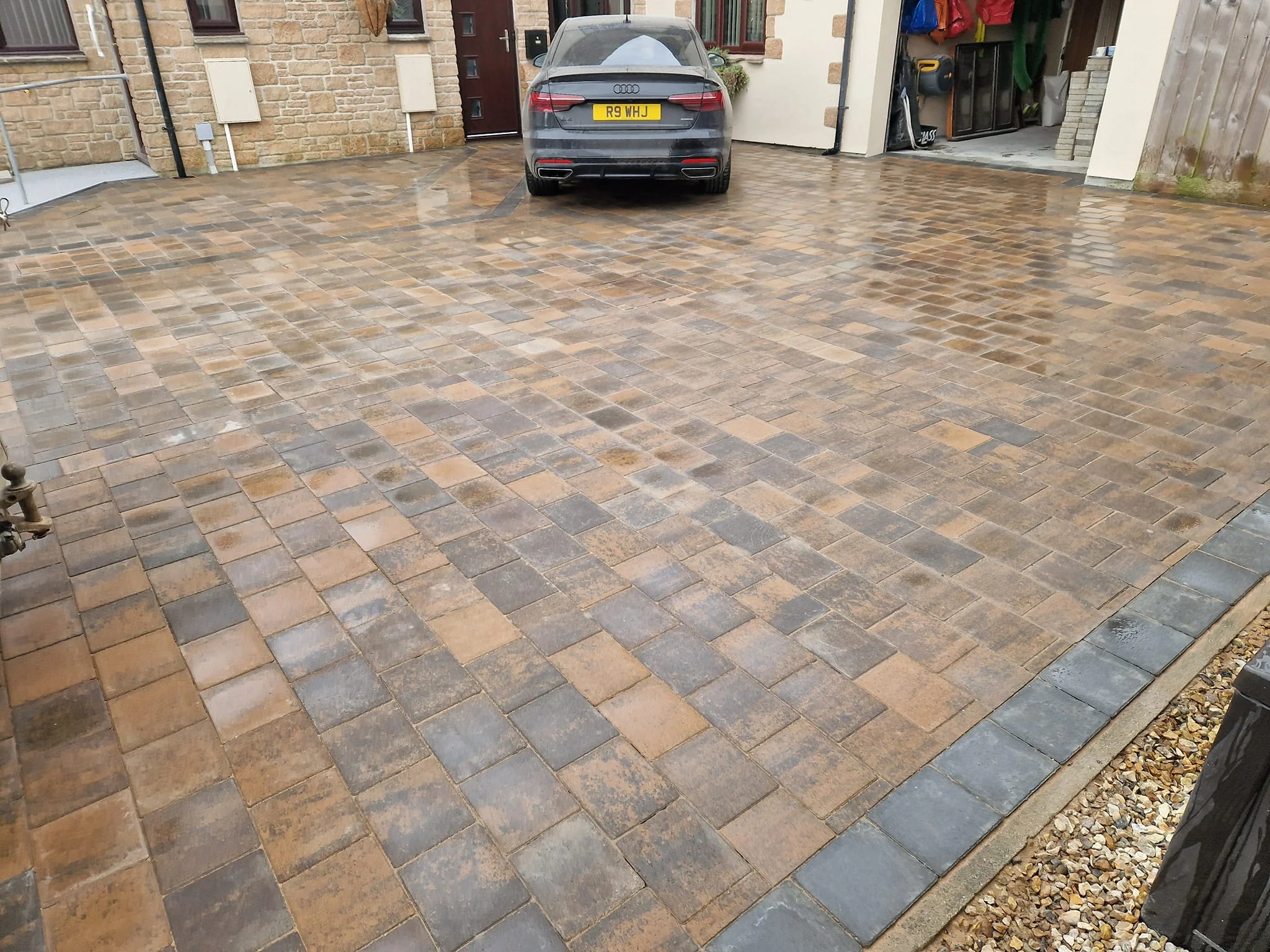 Tumbled block paved driveway