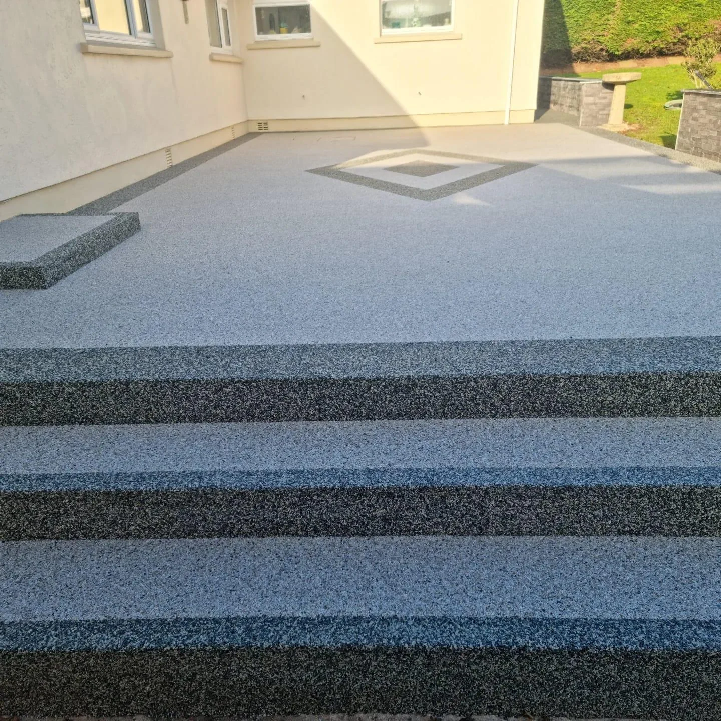 Resin bound steps with contrasting nosing